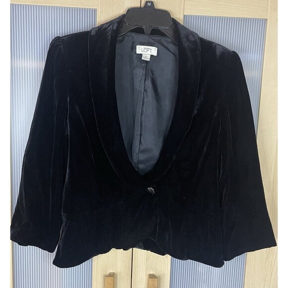 LOFT Jackets & Blazers - LOFT Velvet Blazer Jacket Womens Sz 10 Black Career Casual Party Goth Witchy